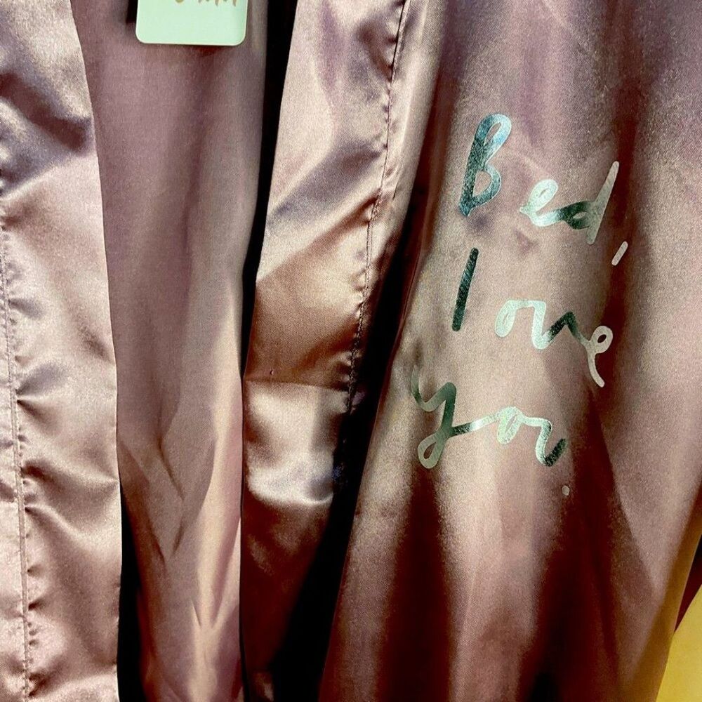 Pink Robe - Picture 2 of 6